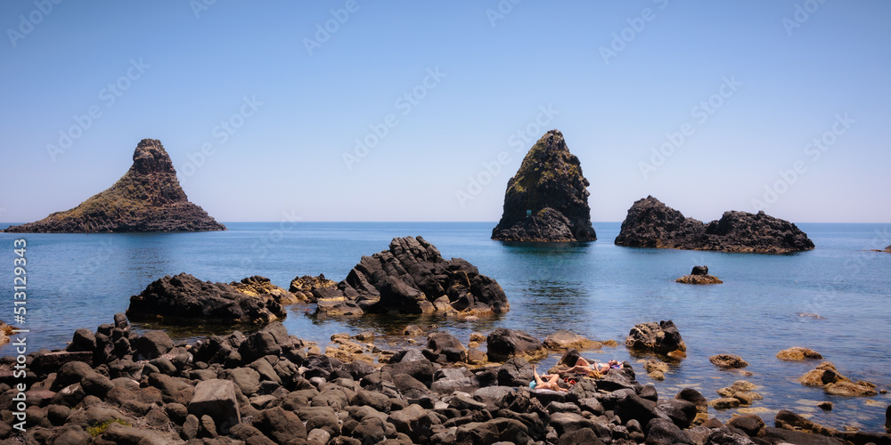 Obraz premium Rocks in the Sicilian Sea