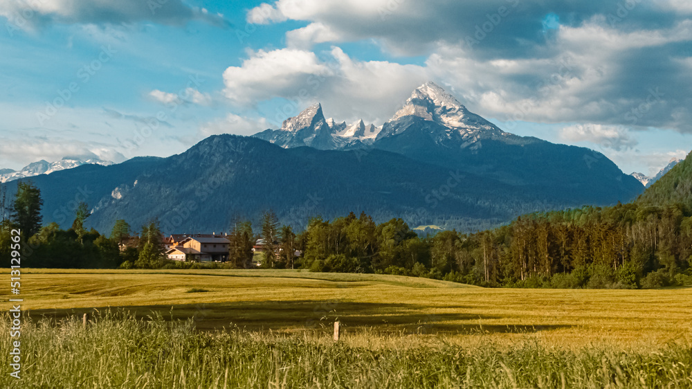 Naklejka premium Beautiful alpine summer view with the famous Watzmann summit near Berchtesgaden, Bavaria, Germany