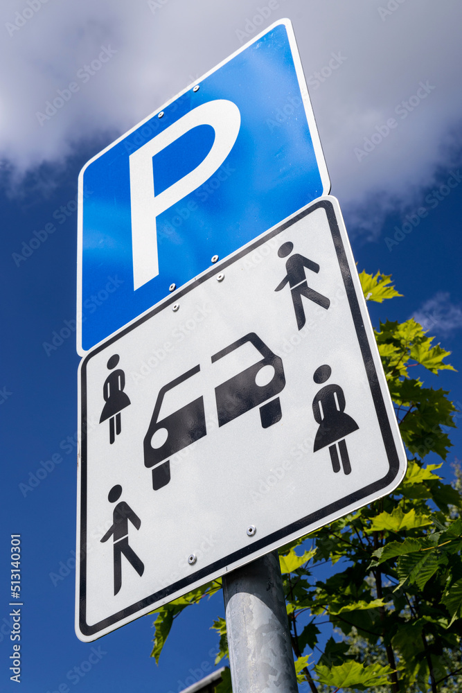 German Road Sign Parking Only With Ticket Parkschein Stock Photo - Download  Image Now - iStock