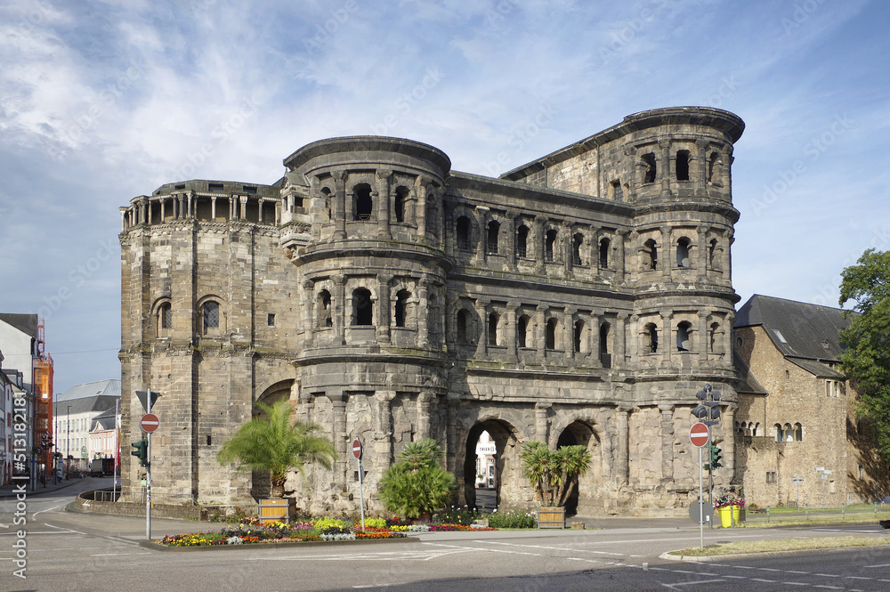 Die römische Porta Niga in Trier an der Mosel, Weltkulturerbe der UNESCO
