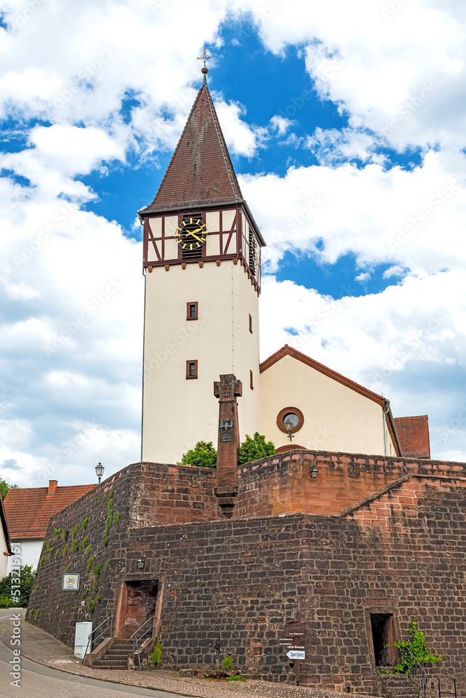 Dorfkirche von Bundenthal im Pfälzerwald, Rheinland-Pfalz, Deutschland Dorfkirche von Bundenthal im Pfälzerwald, Rheinland-Pfalz, Deutschland