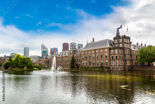 Binnenhof palace in Hague © Sergii Figurnyi