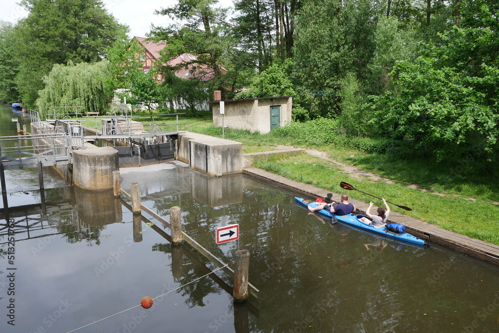 Obraz premium Kanuwanderung im Spreewald