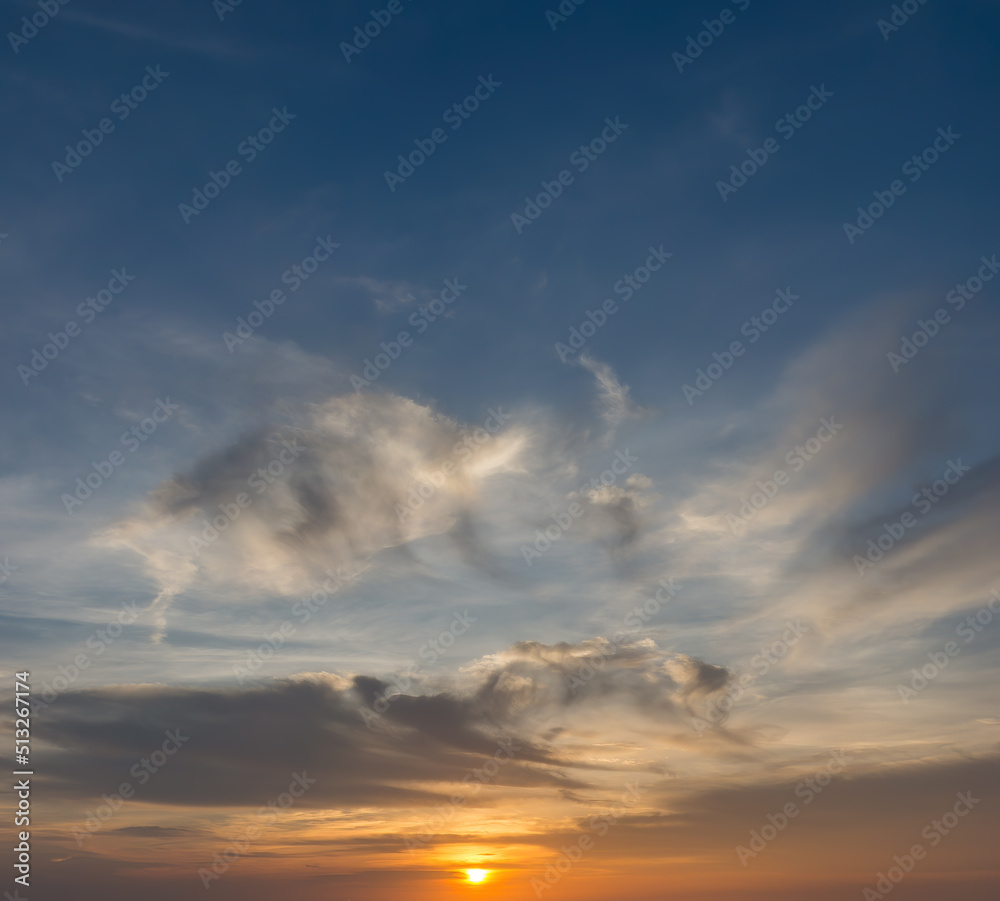 Obraz premium Beautiful sunset sky with some clouds