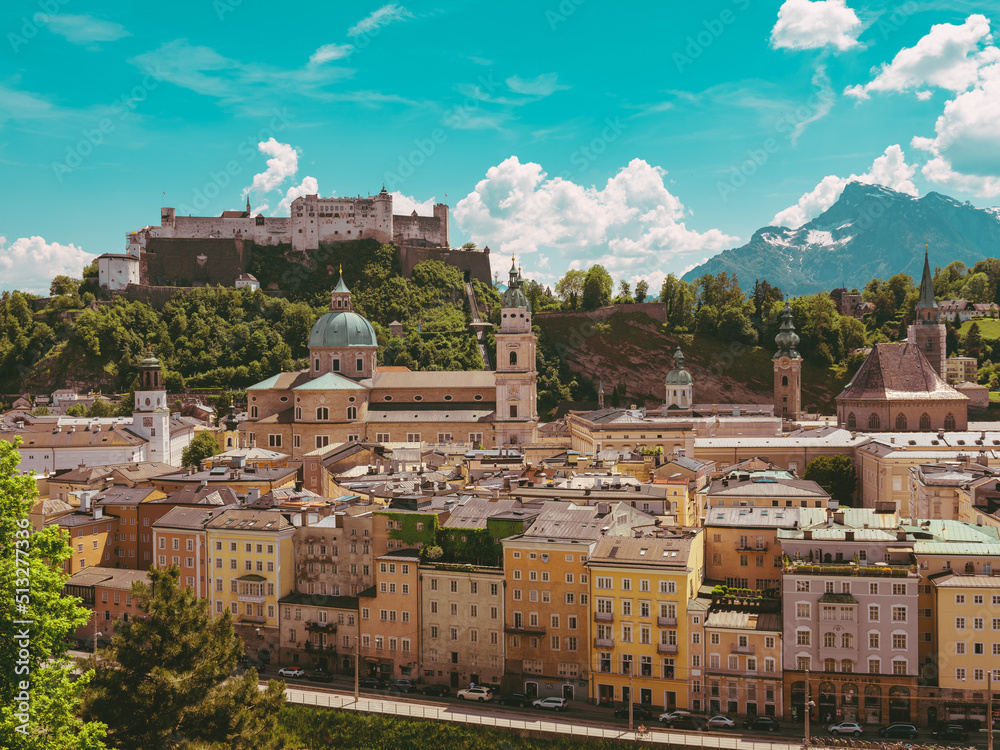 Obraz premium panoramic view of the city with old buildings and houses