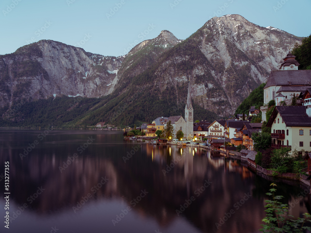 Fototapeta premium Hallstatt, travel, nature and fauna concept-beautiful landscape with mountain and lake
