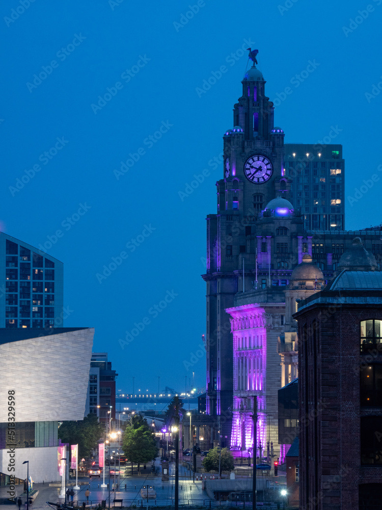 Night time at Liverpool waterfront buildings - obrazy, fototapety, plakaty 