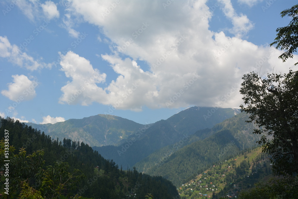Obraz premium clouds over the mountains