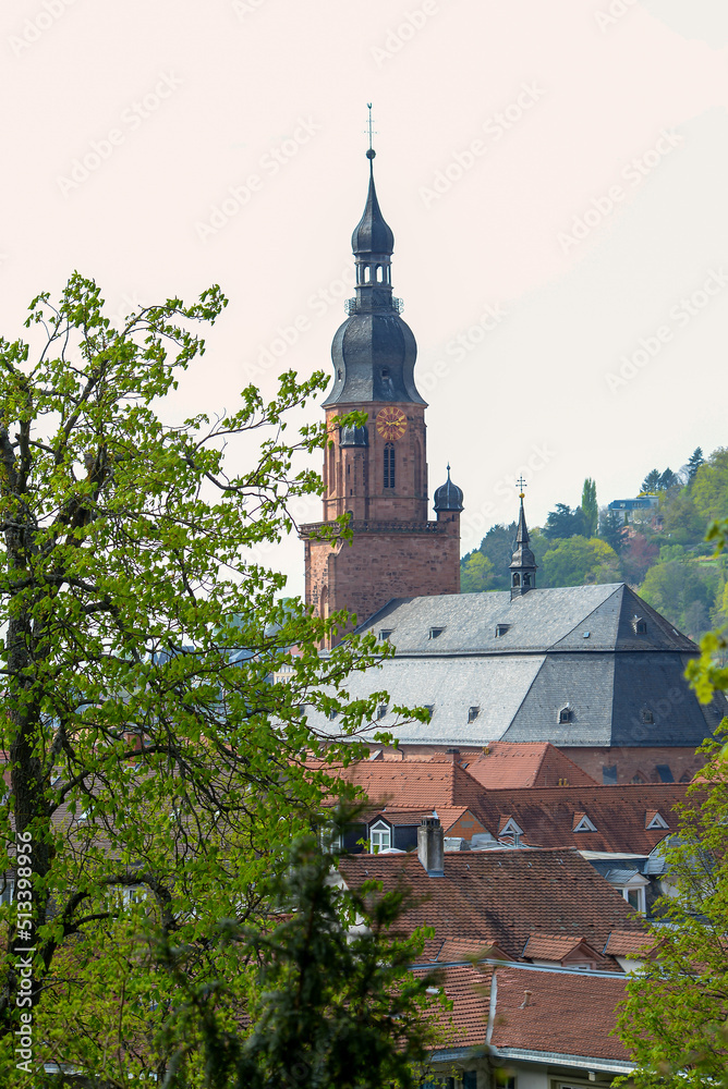 Wahrzeichen Deutschlands - wunderschöne mittelalterliche Stadt Heidelberg mit beeindruckender Burg und Brücke