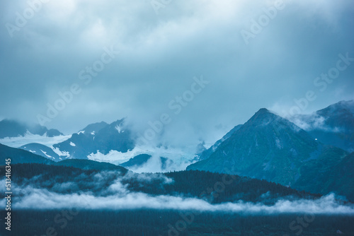 Wallpaper Mural Mountains of Alaska in winter. Torontodigital.ca