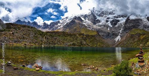 Laguna Humantay en el nevado de Salkantay en Cusco Perú. 
