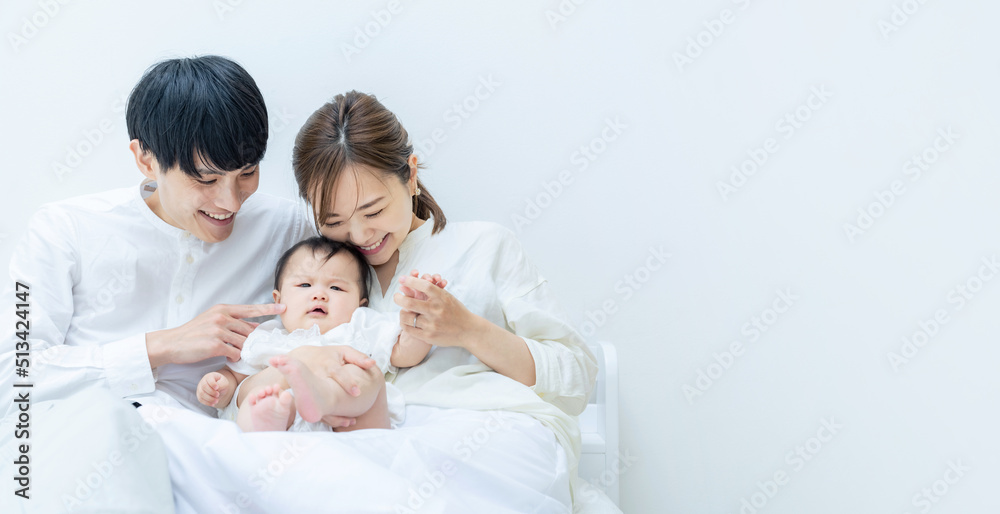 赤ちゃんと両親のポートレート 赤ちゃんと両親のポートレート