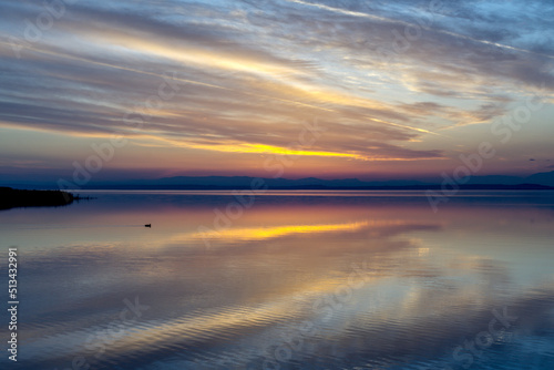 Fototapeta Naklejka Na Ścianę i Meble -  Sonnenuntergan an einem See 3