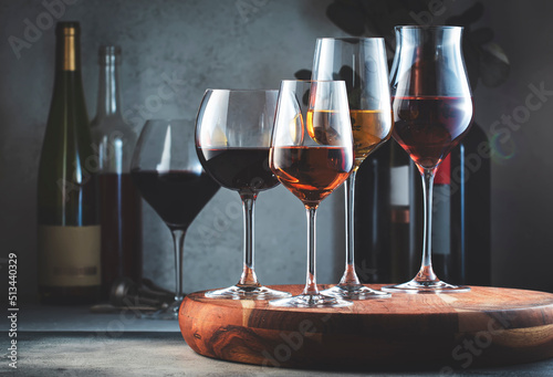 Billede på lærred Wine glasses and bottles assortment