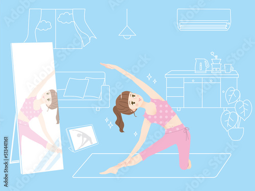 オンラインヨガをする若い女性のイラスト素材