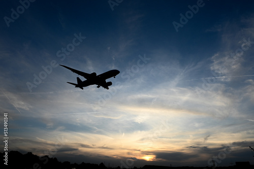 avion vol pilote vacances transport aviation ciel survol aéroport © JeanLuc