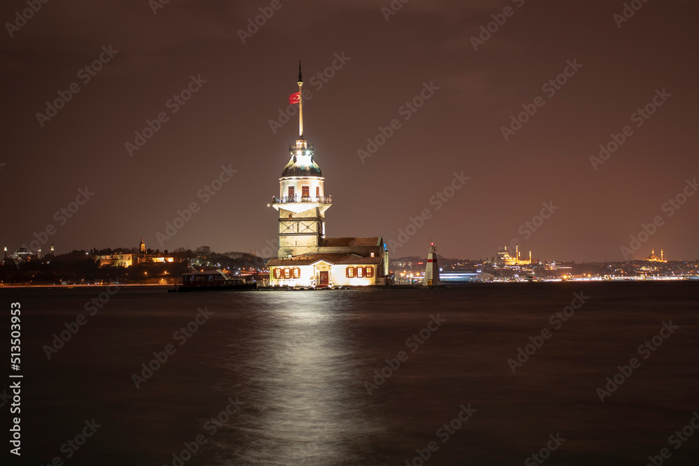 Fototapeta premium night scene of maiden's tower ( kız kulesi ) 