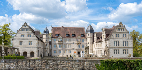 Schloss Schlosshotel Münchhausen Foto von öffentlicher Strasse