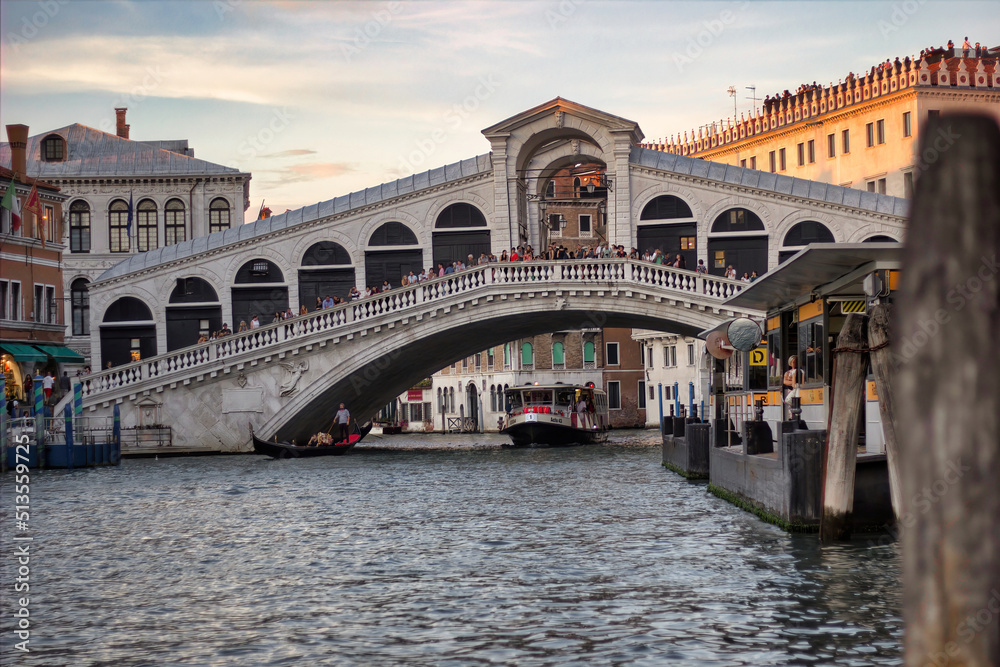 Venice, Italy: The Rialto Bridge, an important symbols of city. It connects the San Marco with the commercial zone. it was originally wooden and was build by Antonio Da Ponte