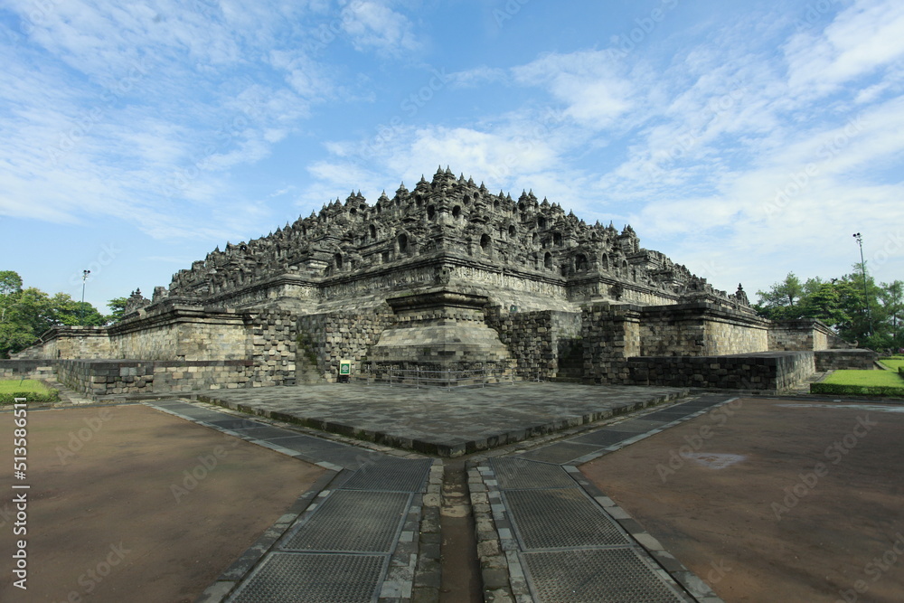 orobudur Temple: The largest Buddhist temple in the world was built during the Sailendra Dynasty between 780 - 840 AD located in Magelang, Central Java, Indonesia