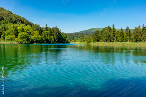 Fototapeta Naklejka Na Ścianę i Meble -  Entdeckungstour durch den wunderschönen Nationalpark Plitvicer Seen - Kroatien