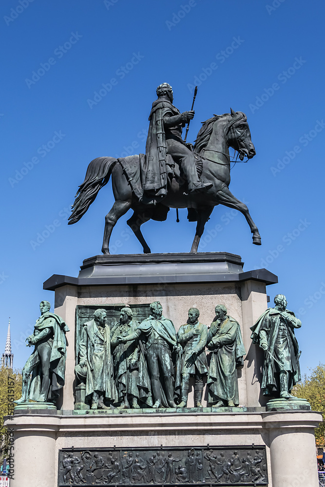Obraz premium Equestrian monument of Kaiser Friedrich Wilhelm III, King of Prussia at Heumarkt square. Cologne, North Rhine Westphalia, Germany.