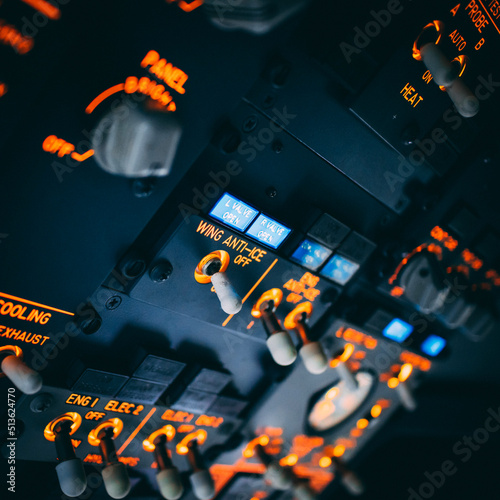 Boeing 737 overhead panel 