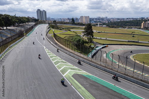 Vista aérea do Autódromo de Interlagos, também conhecido como Autódromo José Carlos Pace. Imagens do evento Festival Duas Rodas realizado em 2022. Motos, asfalto e pessoas circulando. photo