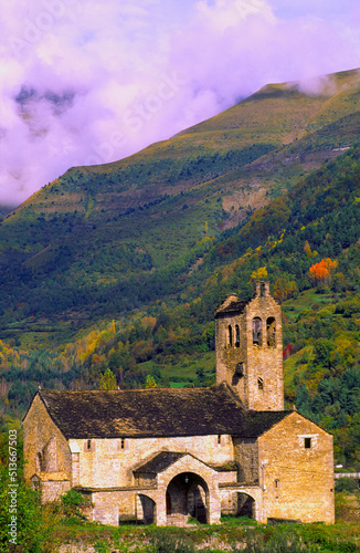 Tableau sur toile Linás de Broto.Huesca.Cordillera pirenaica.España.