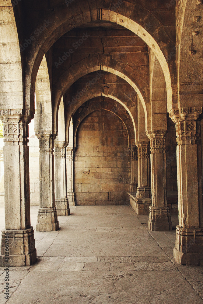 Archways inside the Custom House, Champaner