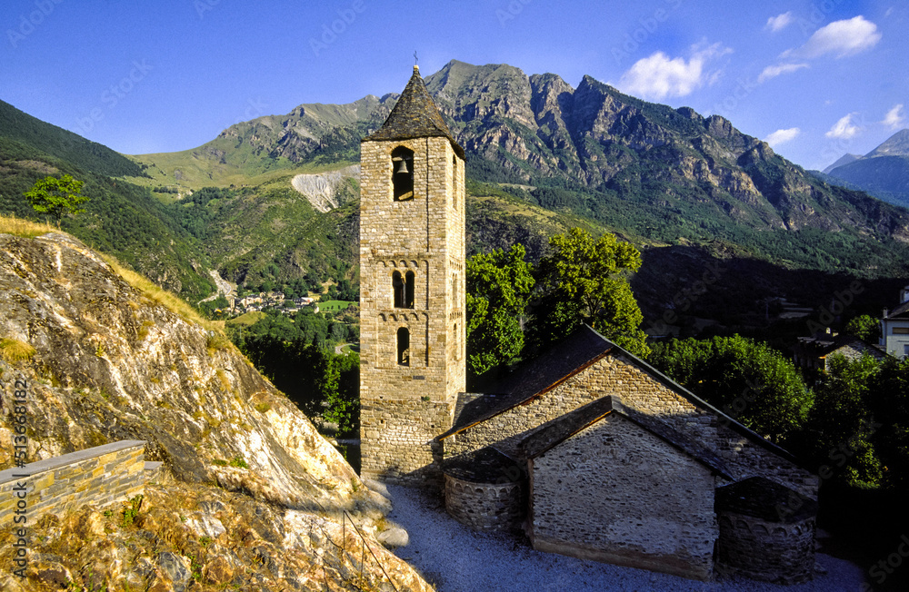 Iglesia de planta basilical de Sant Joan de Boi(s.XI-XII).Boi.Valle de Boi.Cordillera Pirenaica. Lleida.Cataluña. España.