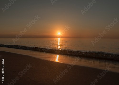 zachód słońca na plaży © siwyk