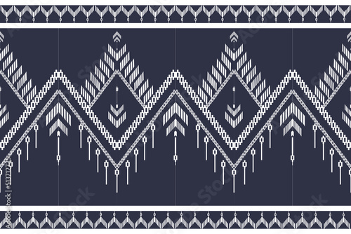 
Triangular weave yarn pattern, black and white decorated with bouquet on top Dress up like a bouquet of Lanna style.