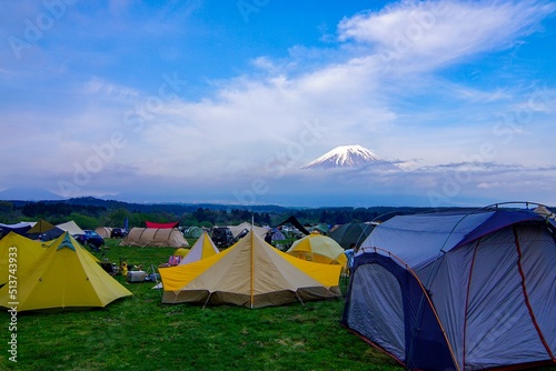 Fototapeta Naklejka Na Ścianę i Meble -  camping in the fujiyama 