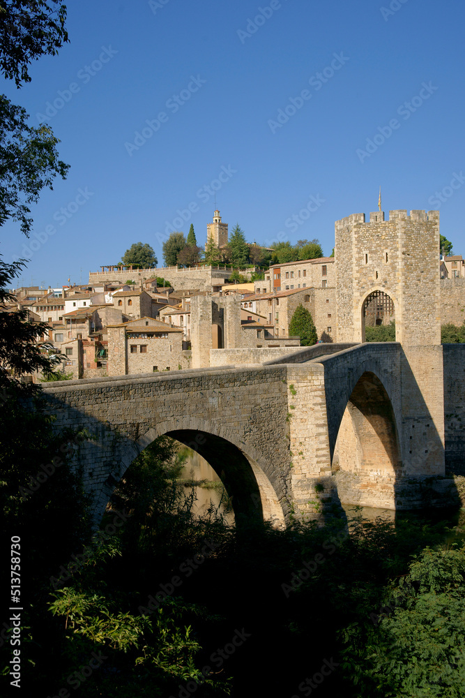 Puente fortificado, s.XI,XIII. Besalu. Garrotxa. Girona..Catalunya.España.