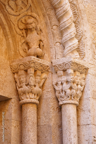 Relieves románicos. Iglesia parroquial , s.X, XIII. Besalu. Garrotxa. Girona..Catalunya.España.
