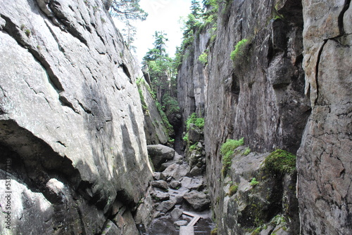Szczeliniec Wielki, Poland, sandstone tourist route, rock walls on both sides
