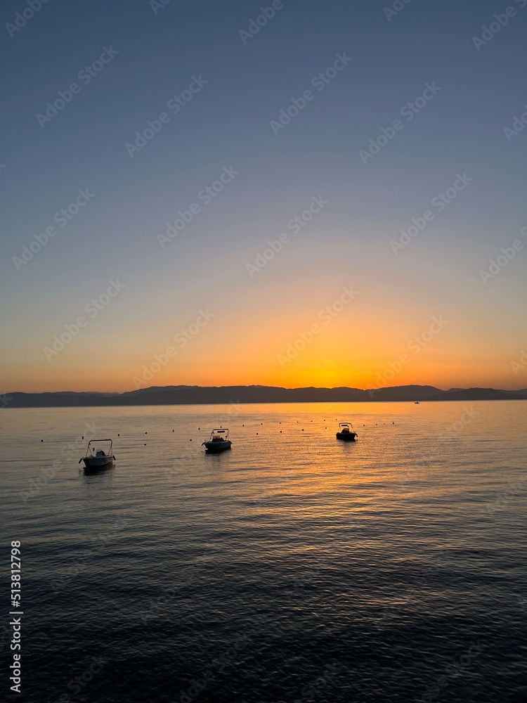 Obraz premium Seascape in early morning, sunrise over sea. Nature landscape 
