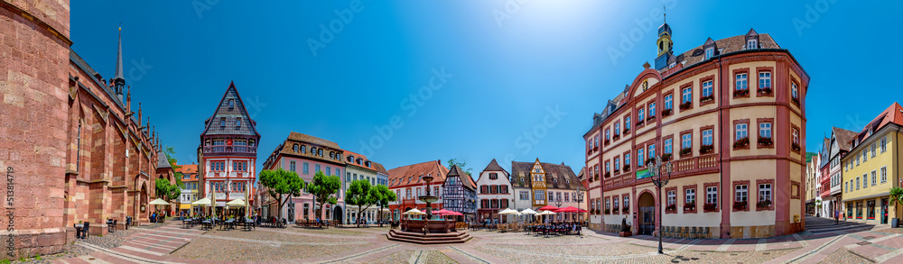 Fototapeta premium Marktplatz von Neustadt an der Weinstraße, Rheinland-Pfalz, Deutschland