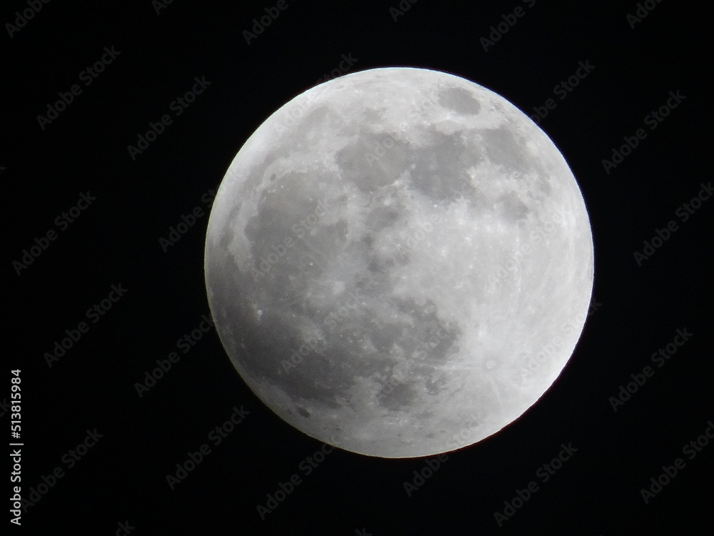 Obraz premium Pleine lune dans la nuit noir