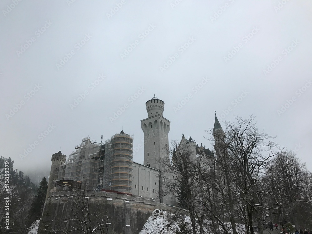 Fototapeta premium 山の上のお城