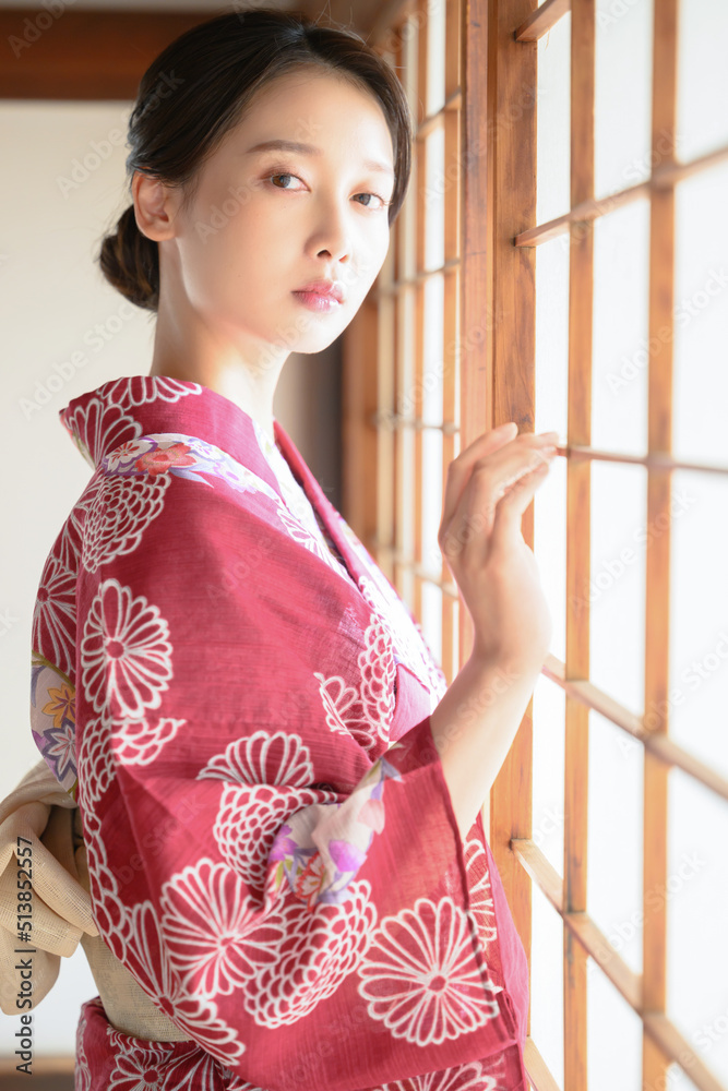 浴衣が似合う美しい女性