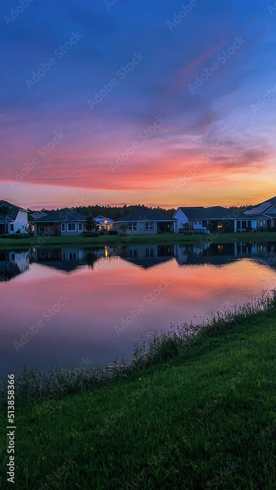 Obraz premium sunset over the river