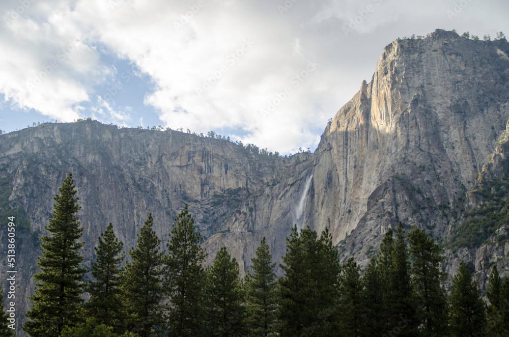 Obraz premium Yosemite National Park in early Fall