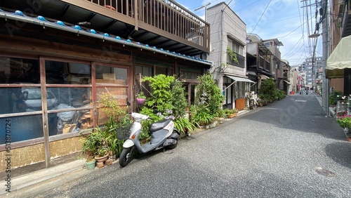 The narrow street of old town Tokyo “Nezu”, summer daily scenery year 2022 June 22nd Japan © KAYO SUGIUCHI