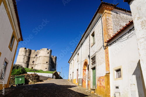 castillo renacentista y casa de Joaquim Antonio Saramago, Evoramonte ( concejo de Estremoz), Alentejo, Portugal, europa © Tolo
