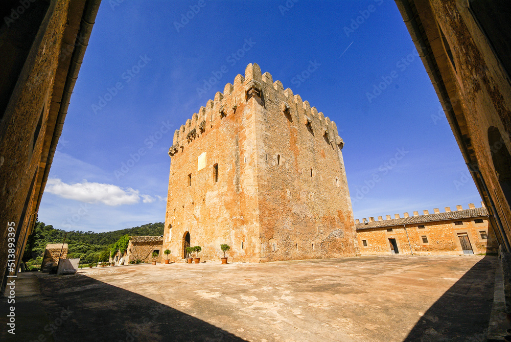 Obraz premium Torre de Canyamel (Torre d´en Montsó. S.XIII).Capdepera.Sierra de Llevant. Mallorca. Baleares.España.