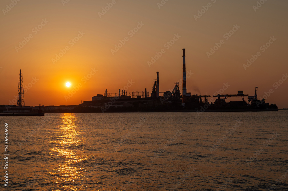 小倉北区の工場と夕日