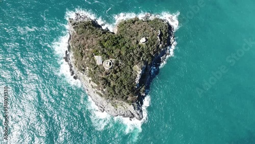 video col drone dell isola di Bergeggi a Savona