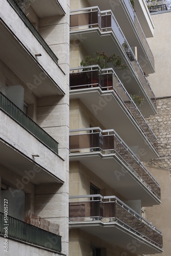 Apartment building in Paris © Laiotz
